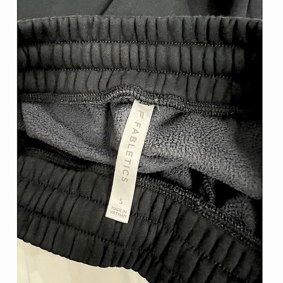 Fabletics Go-To Sweatpant in Black Size Small - Picture 4 of 4